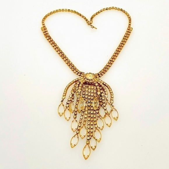 Vintage (1960s) Adorable Crystal & Rhinestone Bib Necklace - Picture 4 of 5